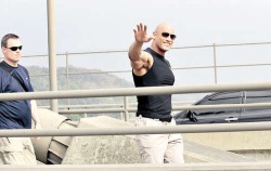 Dwayne Johnson filmando en el puente Centenario (foto cortesía "Día a Día")